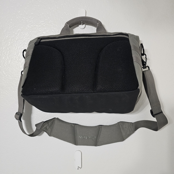 Tenba Camera Messenger Bag Gray Padded DSLR Gear Travel Bag Adjustable Strap - Picture 4 of 8